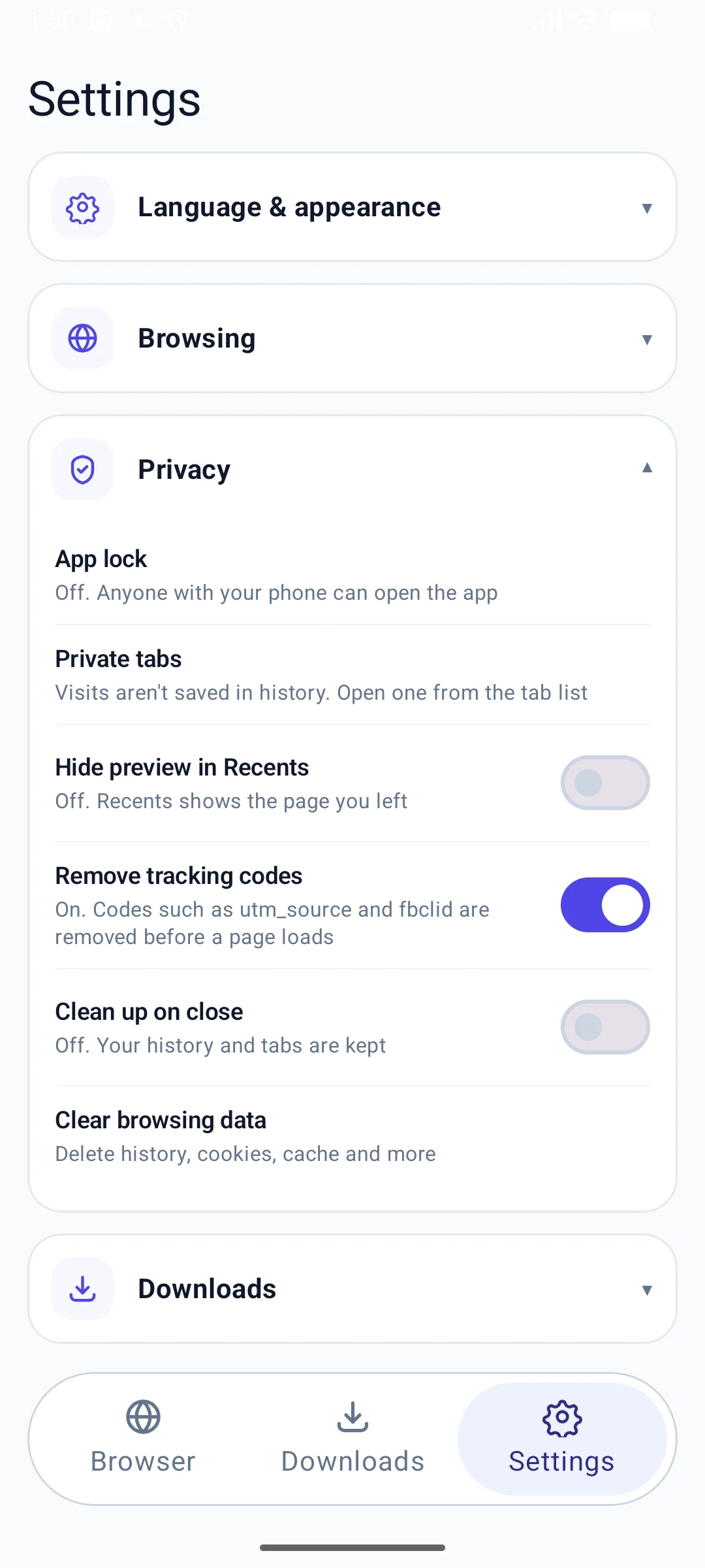 Privacy settings with app lock, private tabs, hide preview in Recents, remove tracking codes and clean up on close